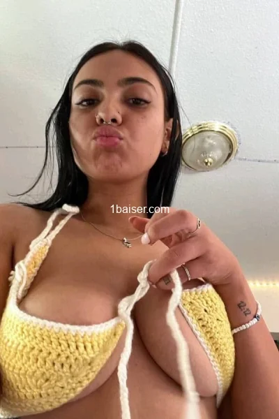 Escort in Paris : Leiticia, Female (2/3)