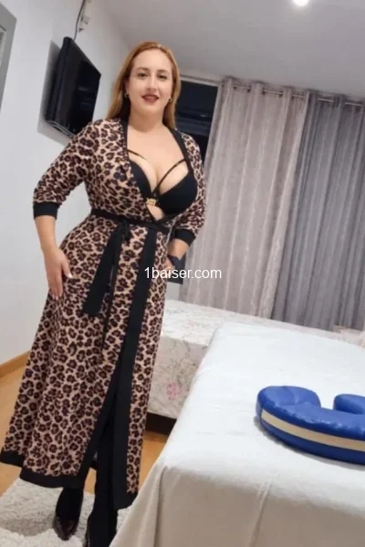 Escort in Saint lô : Massage domination, Female (2/3)