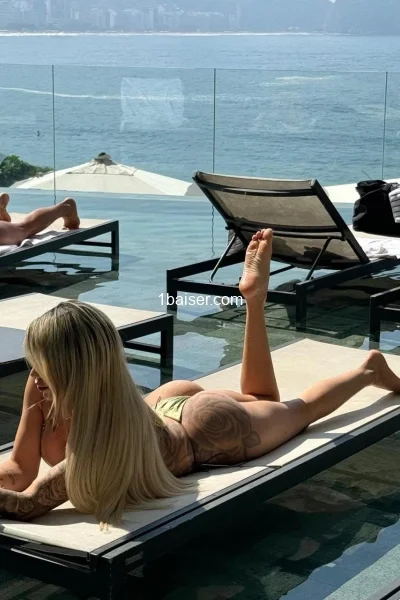 Julia — Escort à 1 Arr du Louvre, Femme (1/9)