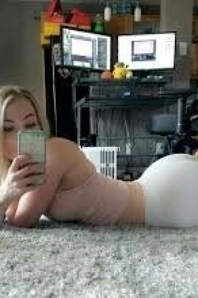 Karina (1)