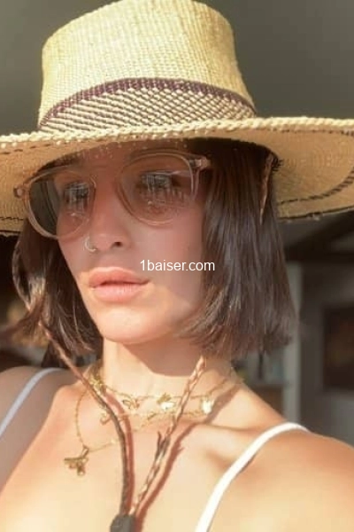 Sandrine — Escort Versailles (1)