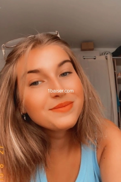 Walkerlucie3 — Escort Essonne (1)