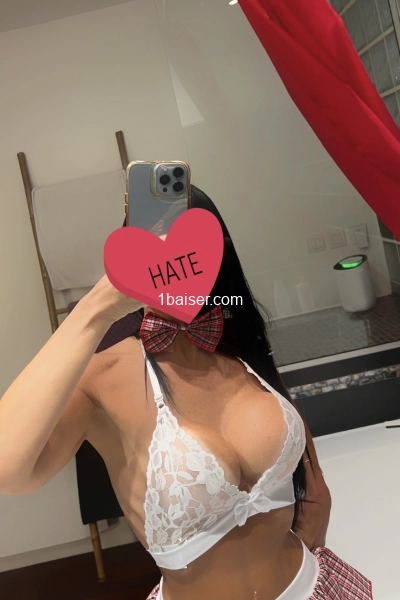 Lexya coquine Je suis de retour en France