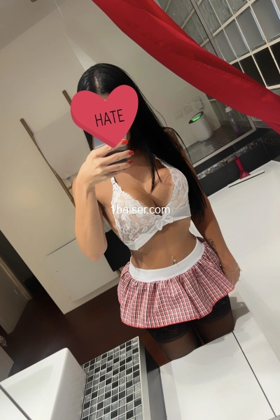 Lexya coquine Je suis de retour en France