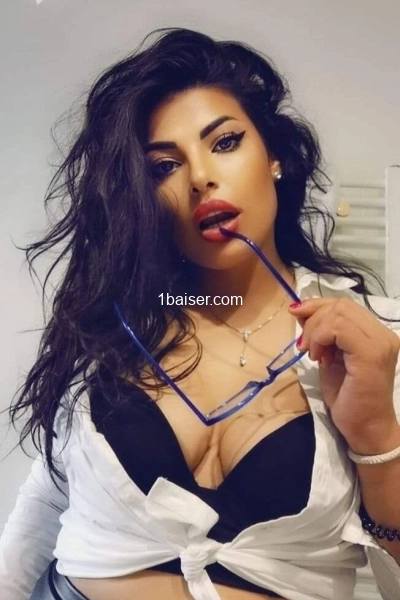 Larra-Croft-gfe