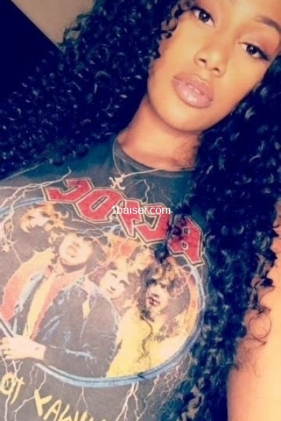 Hotbous — Escort Nanterre (1)
