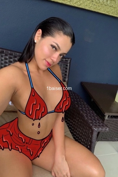 Amara — Escort Tours (1)