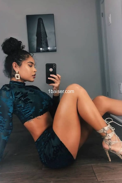 Leasy — Escort Marseille (1)