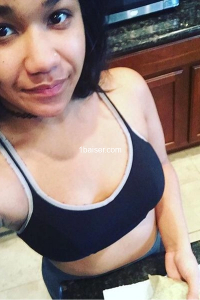 Reine — Escort Antibes (1)