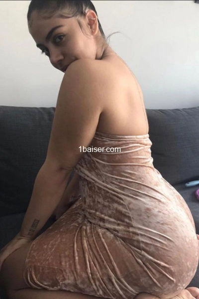 Carolinegray (1)