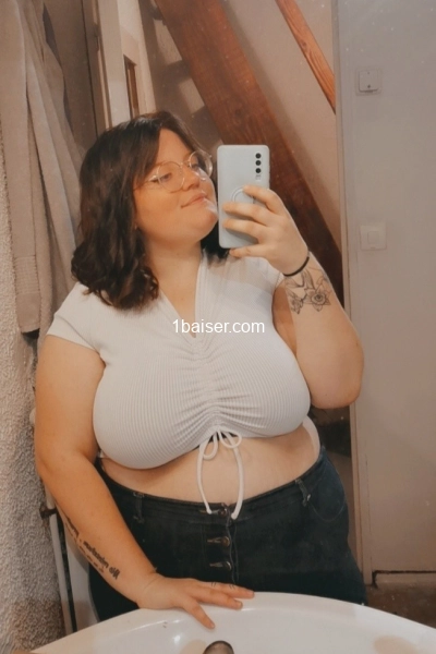 Tania — Escort Tours (1)