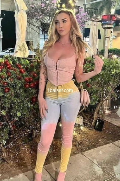 Jeune femme coquine
