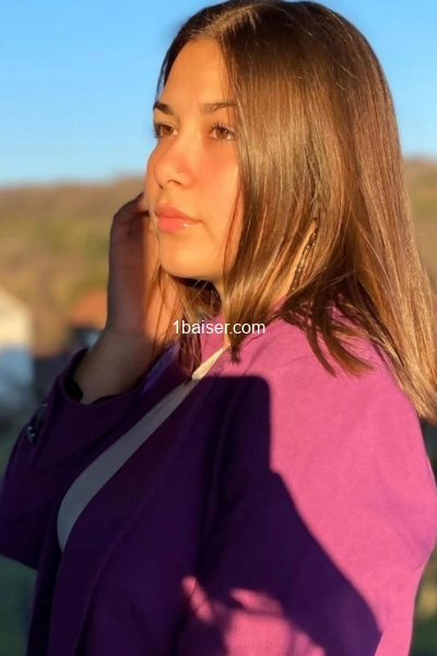 11Darelle — Escort Annecy (1)