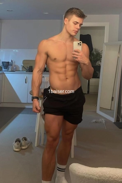 Kayler Escort pour Gay