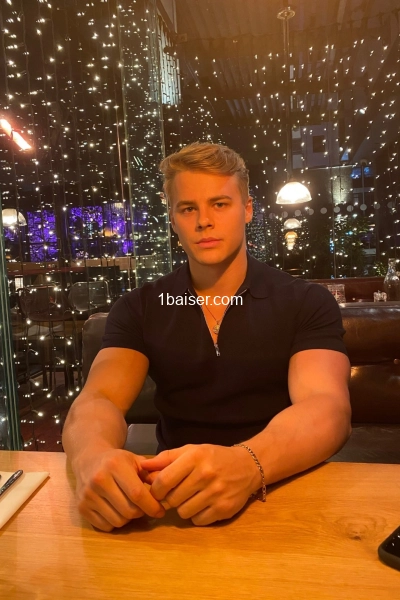 Kayler Escort pour Gay