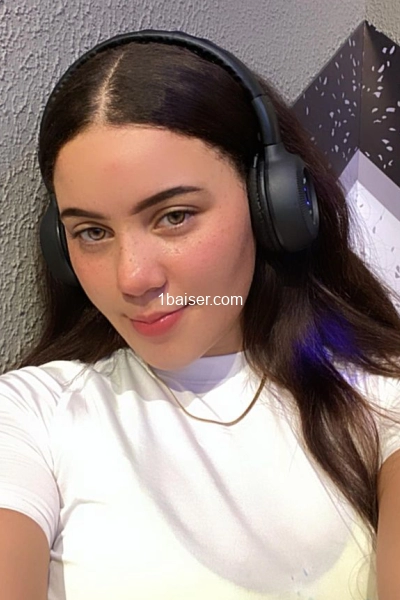 Femme disponible de suite