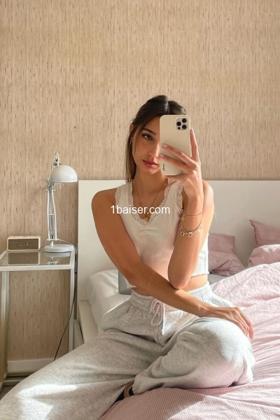 Arinabellaa — Escort Paris (1)
