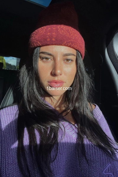 Yvette sexy