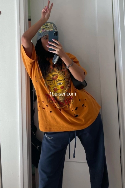 Yvette sexy