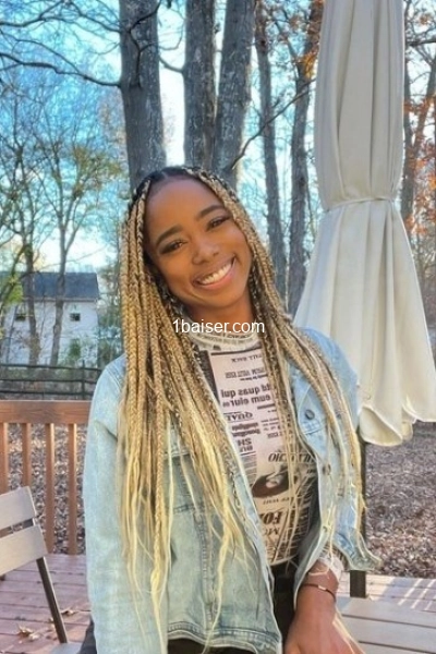 Nikaa — Escort Lyon (1)