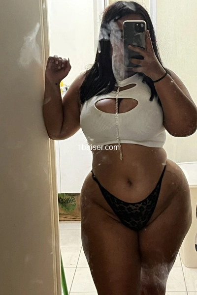 Melyaa en déplacement  — Escort Paris (1)