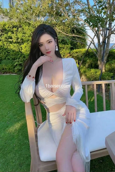 Luobin — Escort Paris (1)
