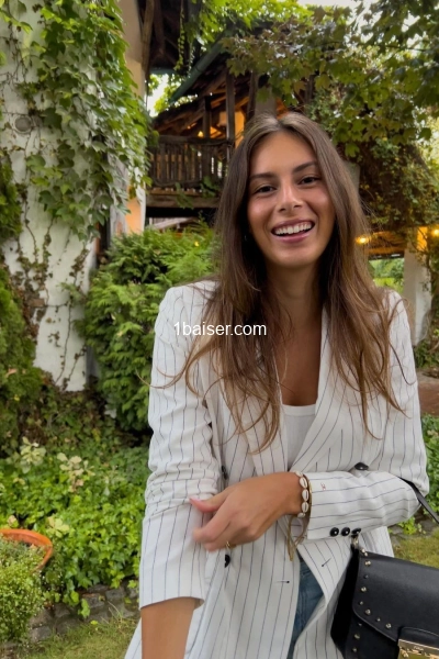 Maura — Escort Poitiers (1)