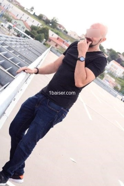 Mareck, a votre service — Escort Clermont Ferrand (1)