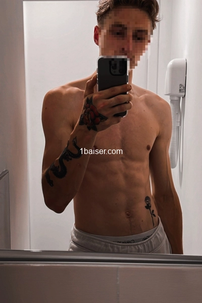 Jeune homme gentleman 