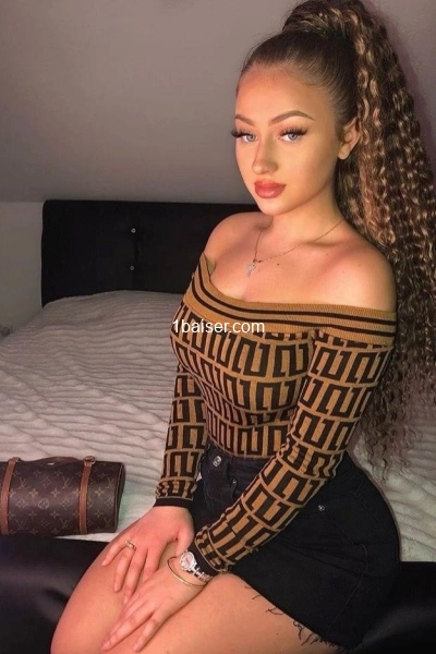 Julia — Escort Paris (1)