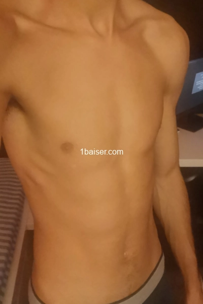 Étudiant rebeu Bi Actif 