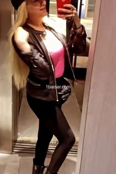 Jennifer Sexy Blonde