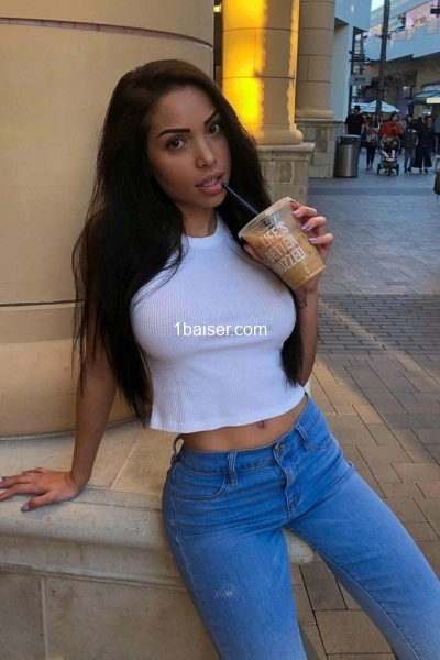 JOYCE — Escort Calvados (1)