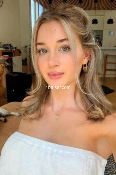 Bellvina — Escort Pas de Calais (1)