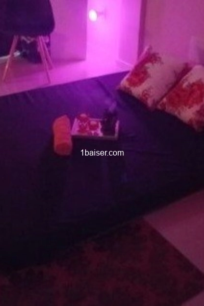 STELLA MASSAGISTE EFFICACE, SYMPATIC