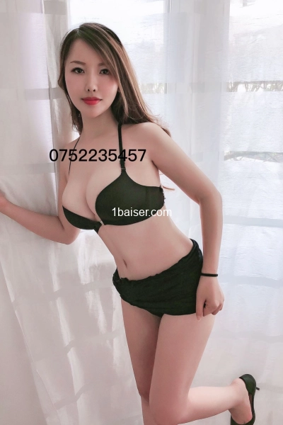 Jeune fille sensuelle 