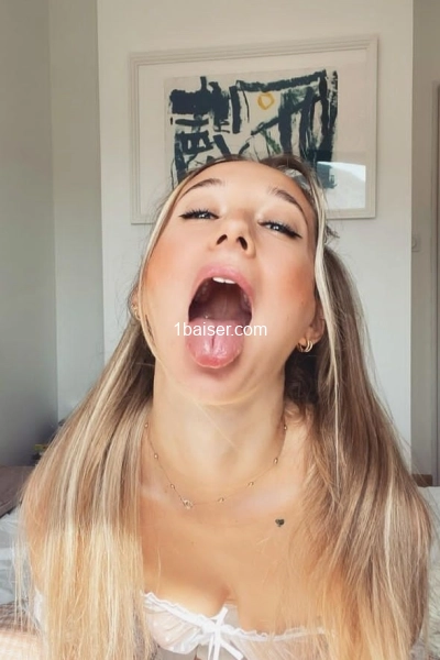 Salope blonde — Escort Lyon (1)
