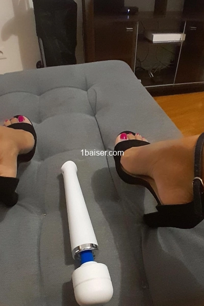 KENDRA POILUE en PARIS 4