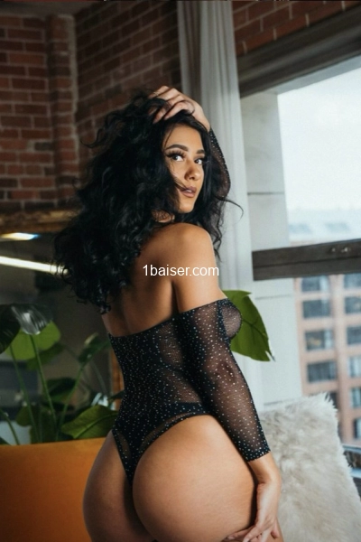 Lyah stephania 