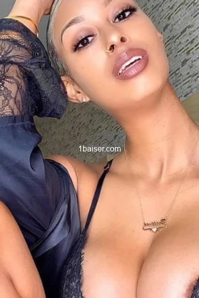Hot girl — Escort Fort de France (1)