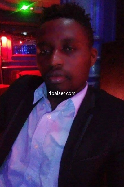 PaulRight  — Escort Lille (1)
