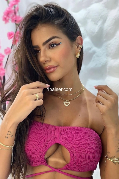 Belle Brune Dispo À BÉZIERS 