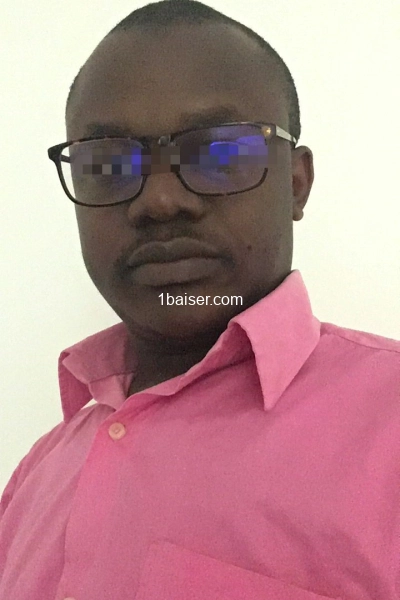 Disponible  pour vos besoins madame