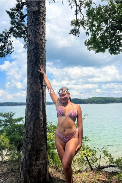 Léa charmante et très bonne  — Escort Marseille (1)