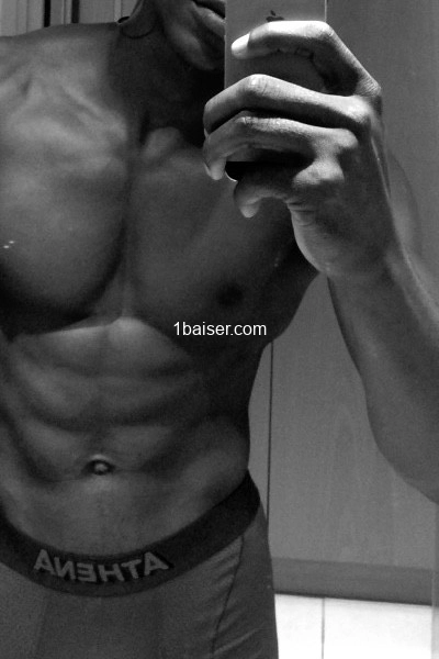 sensuelle et attentionnée, prêt à vous combler — Escort Toulon (1)