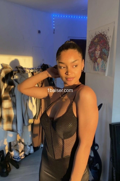 Hélène  — Escort Var (1)