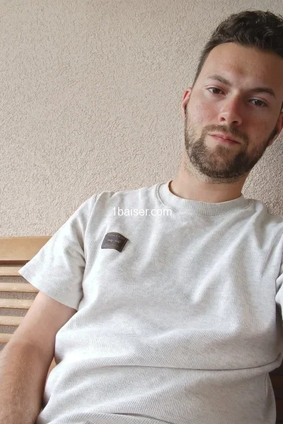 Soumis gay — Escort Hautes Pyrenees