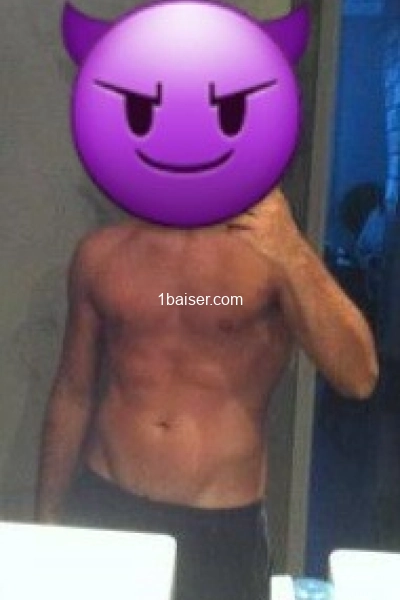 Homme joueur  — Escort Paris (1)