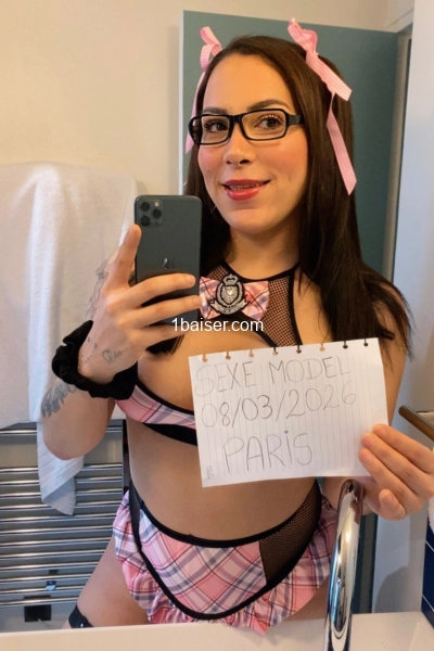 Pornstar Brésilienne Avec beaucoup de sperme pour toi 