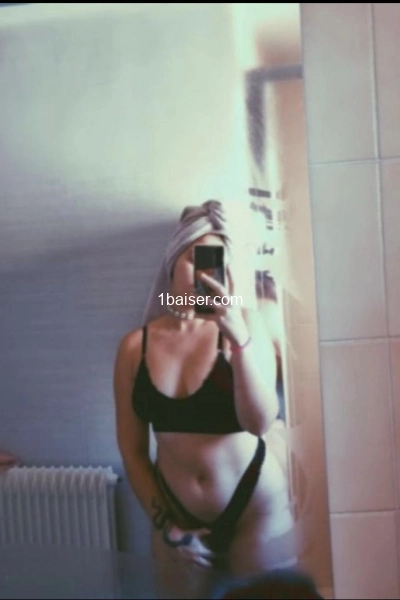 Cherche homme ayant besoin de compagnie  — Escort Var (1)